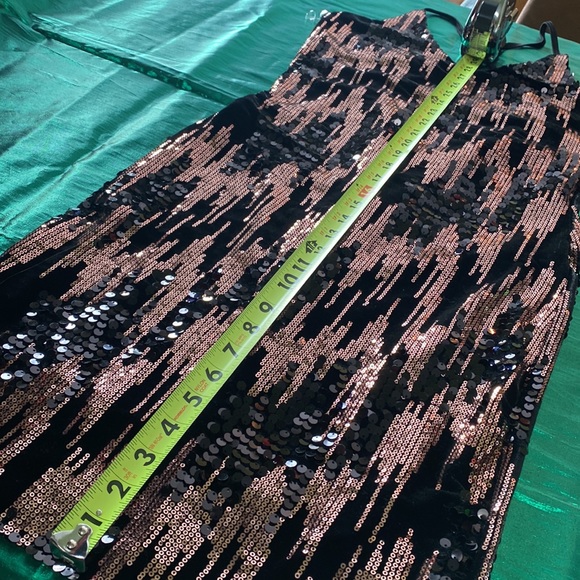 Beautiful party dress - Picture 8 of 11